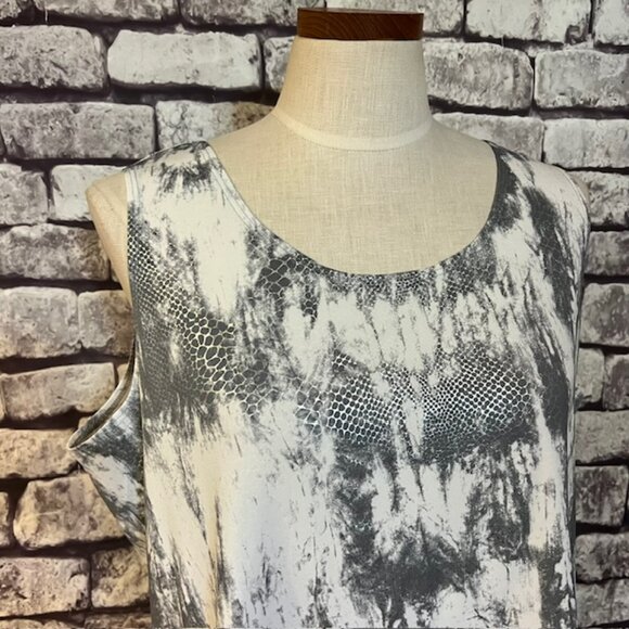 Chico's NWT Gray, Silver & White Tank Size XL - Picture 2 of 9
